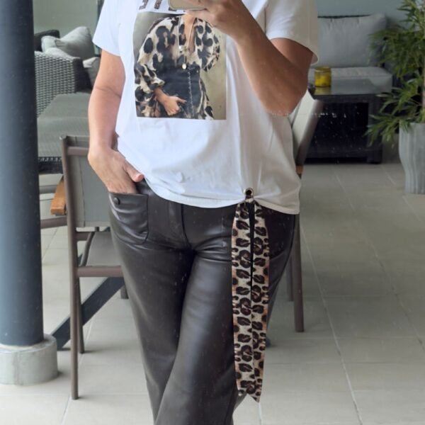 Camiseta Blanca Detalle Animal Print Camiseta Blanca Detalle Animal Print